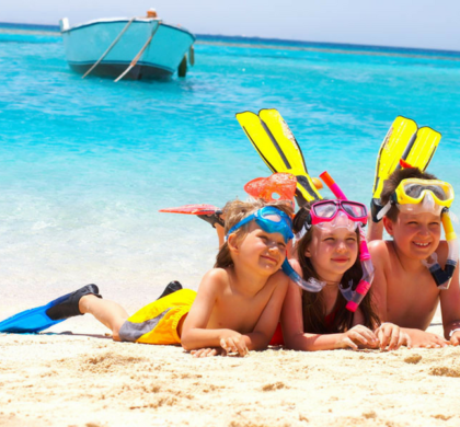 Bambini al mare: i consigli per un bagno in piena sicurezza