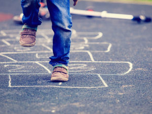 bambini-gioco-all-aperto